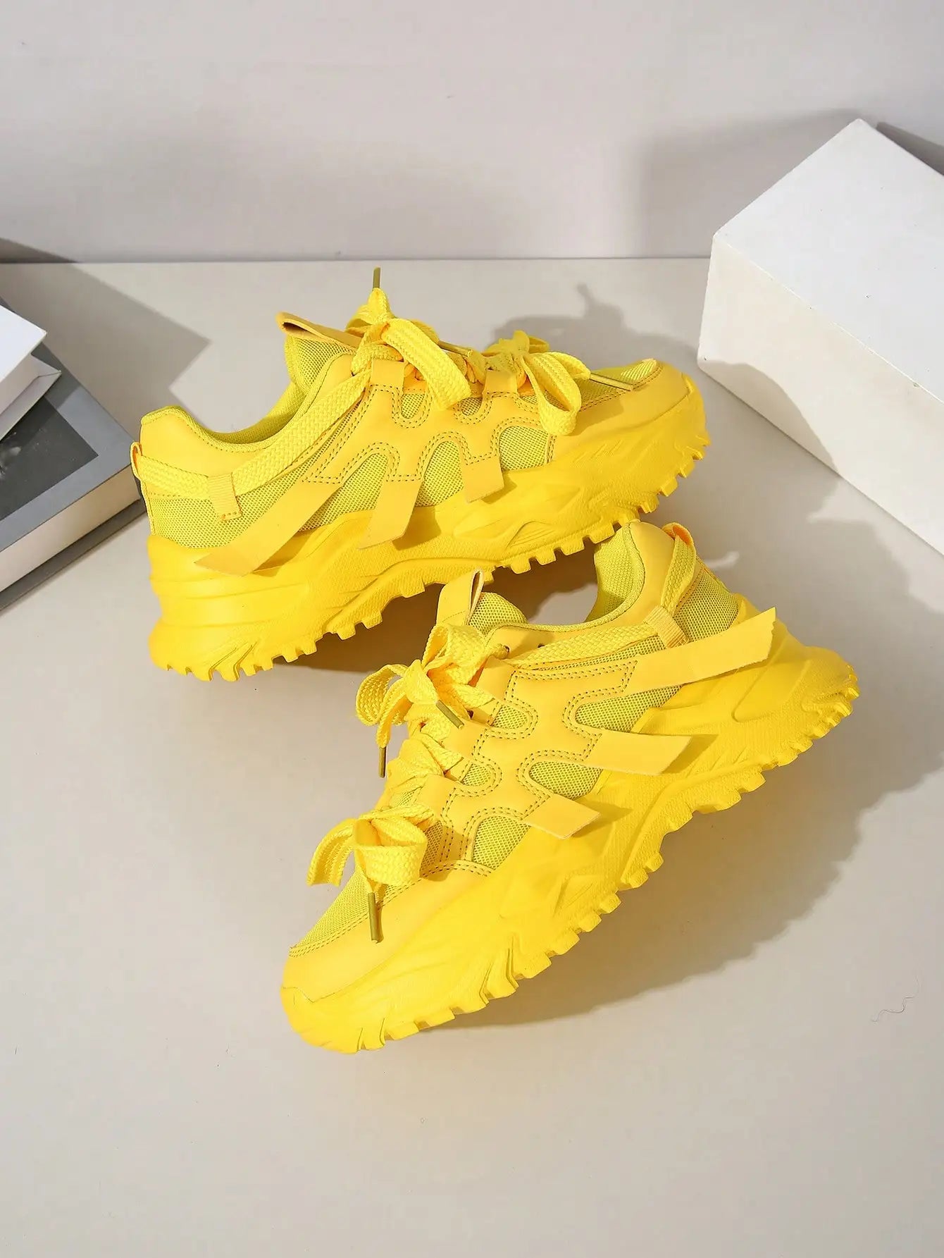 High Appearance Low Cut Lace Up Thick Soft Sole Breathable Casual Walking/Sports Sneakers For Men Women Daily Outdoor All