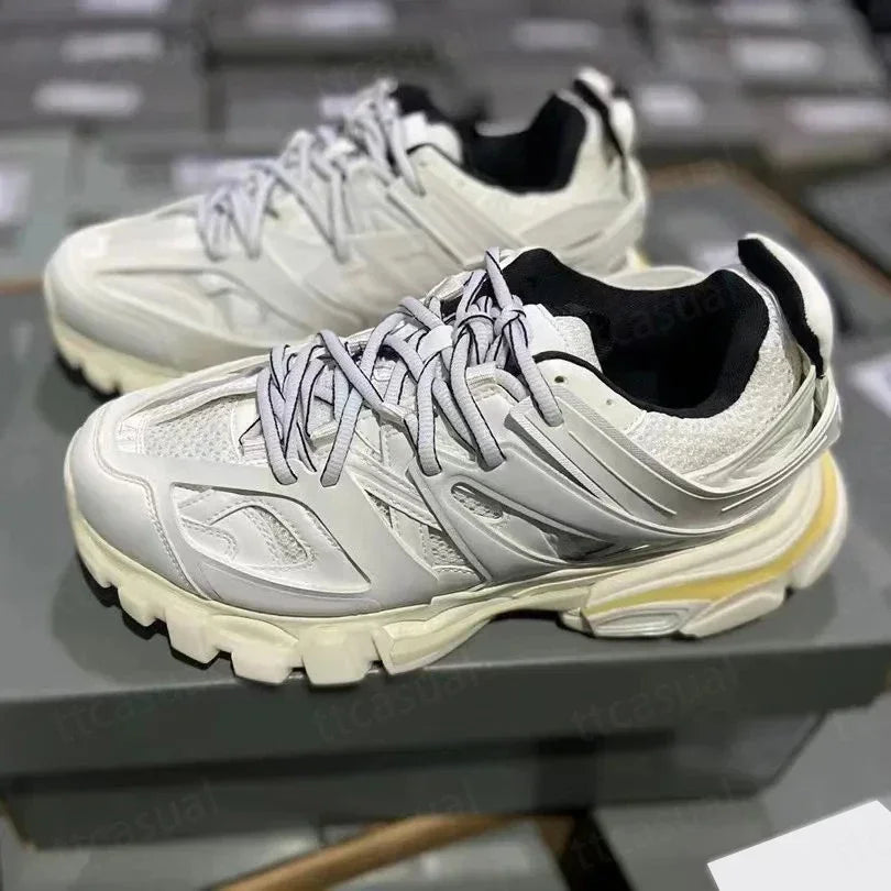 Designer Tracks 3 3.0 Men Casual Shoes Paris Triples White/Black Pink Grey Beige Sneakers Brand 18s