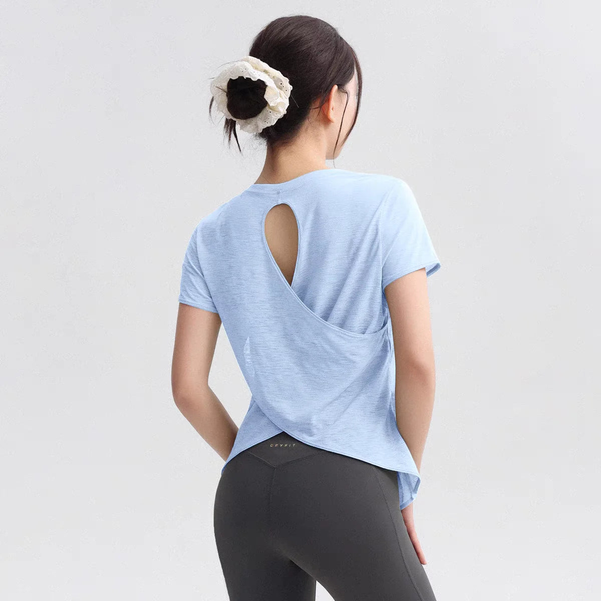 Women's Tight Sports T-shirt Quick Dry Short Sleeve Yoga T-shirt/Pilates Fitting Fitness Back Hollow Out Running crop top women