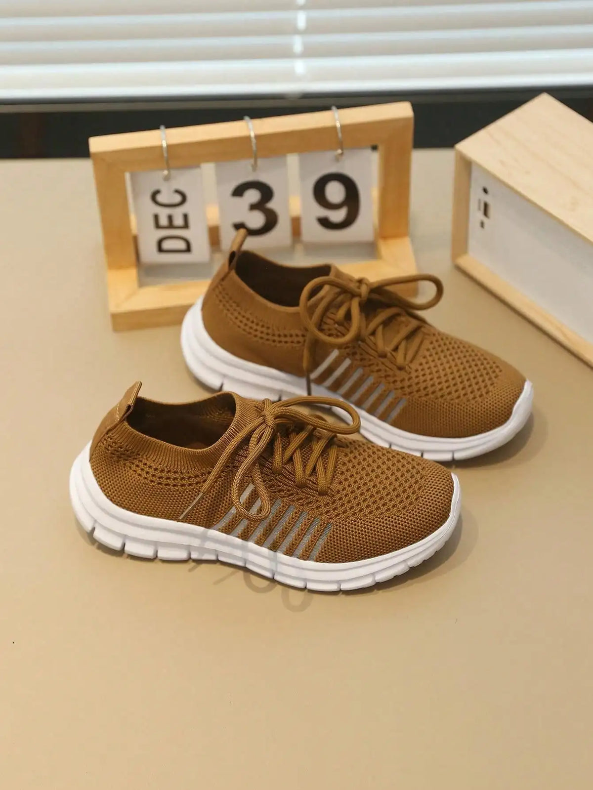 1 Pair Girls Knitted Lace-Up Design Flat Breathable Slip-On/Casual Sports Shoes Suitable For Spring & Autumn Seasons