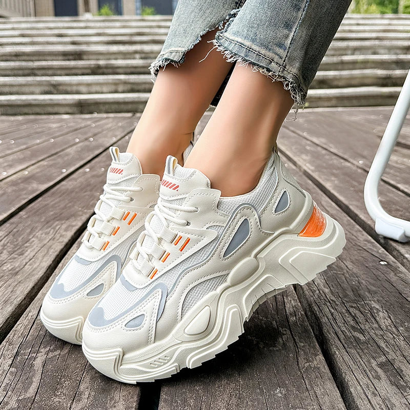 Women's thick soled versatile sports shoes fashionable/casual running shoes that can be worn all year round