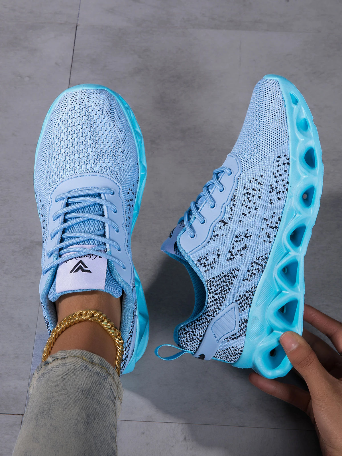 Women Breathable Flying Woven Blade Sneakers Hollow Shock Absorbing/Cushion Athletic Shoes, Lightweight Mesh Non Slip Sneaker