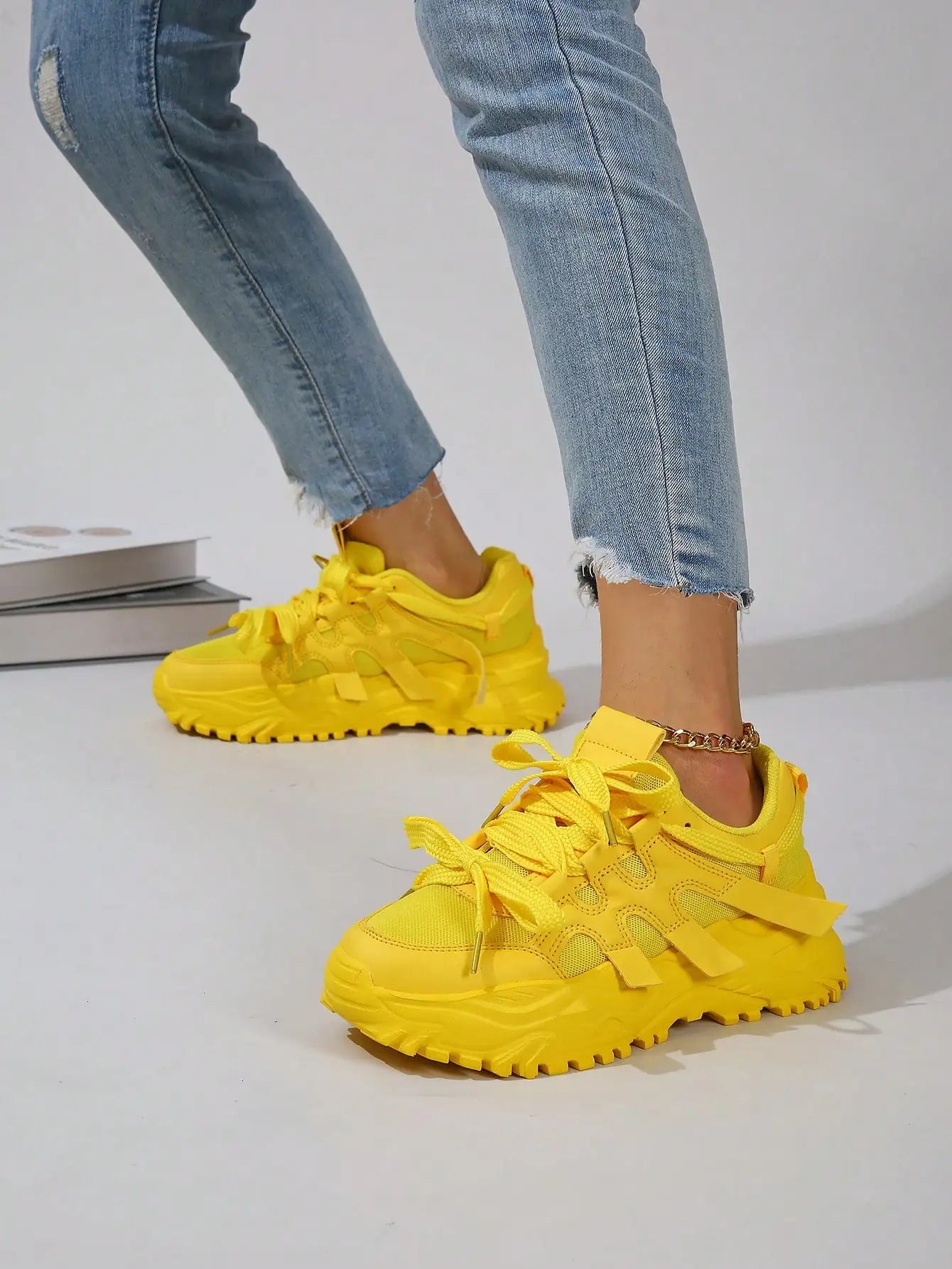 High Appearance Low Cut Lace Up Thick Soft Sole Breathable Casual Walking/Sports Sneakers For Men Women Daily Outdoor All