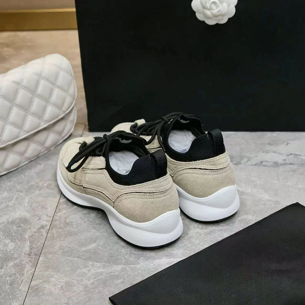Vintage Men Mixed Material Fashion Sneakers Soft Suede & Stretch Knit Upper Lace‑Up Cushioned Non‑Slip Thick Rubber Sole Men Shoes