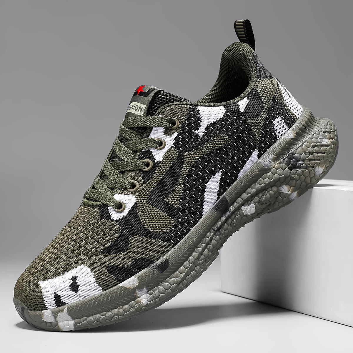 Summer Men's and Women's New Mesh Breathable Sports/and Leisure Shoes Women's Ultra Light Soft Bottom Couple Running Shoe