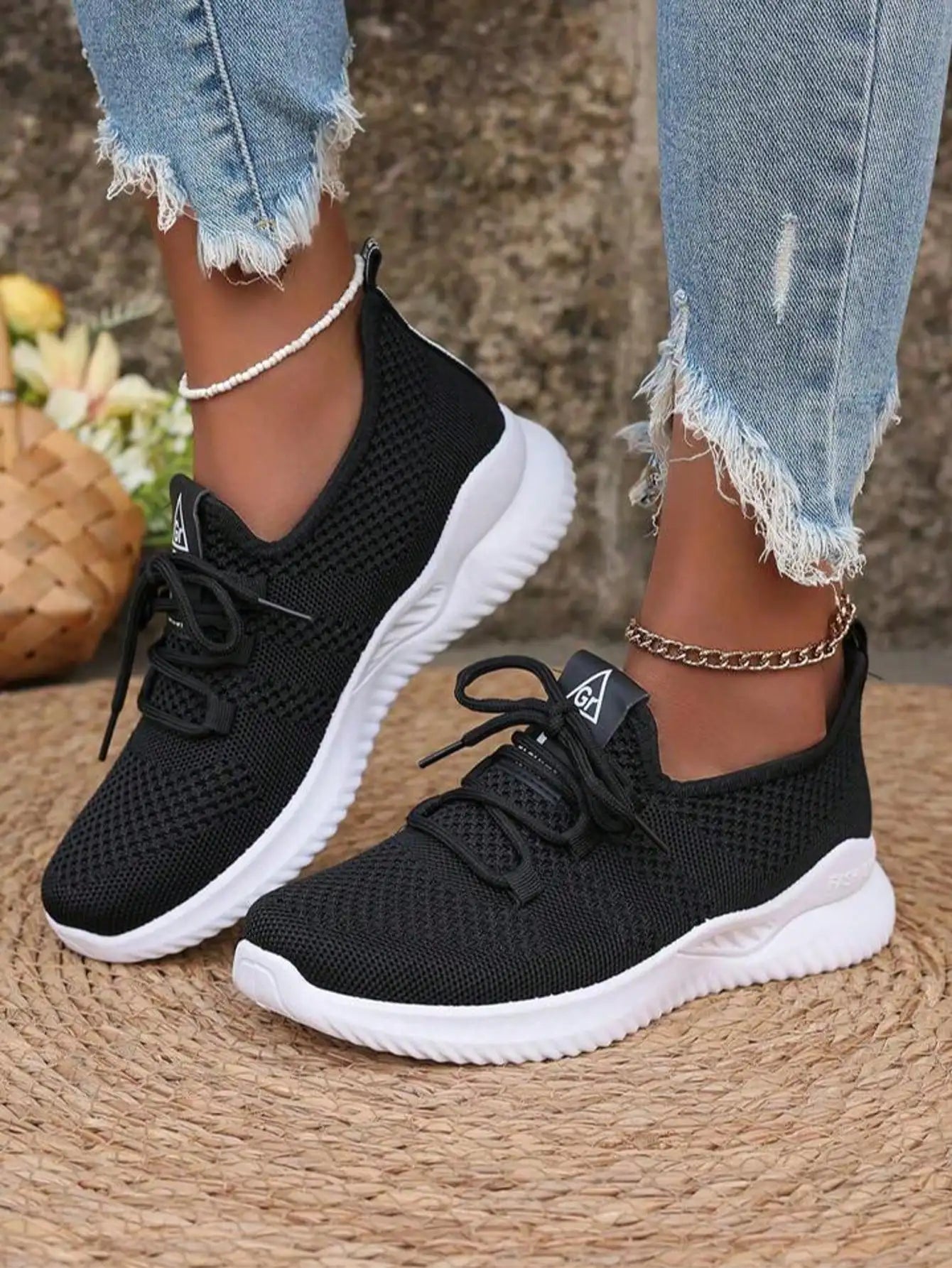 Women's Lightweight Walking Sneakers Breathable Mesh/Upper Non-Slip Outsole Comfortable Slip-On Casual Shoes