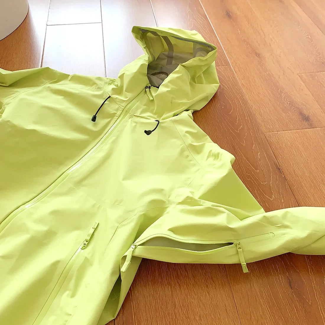 2026 New Storm Jacket Lovers Outdoor Sports Camping Mountain Skiing/Trend Fashion British Wind Leisure Waterproof Storm Jacket