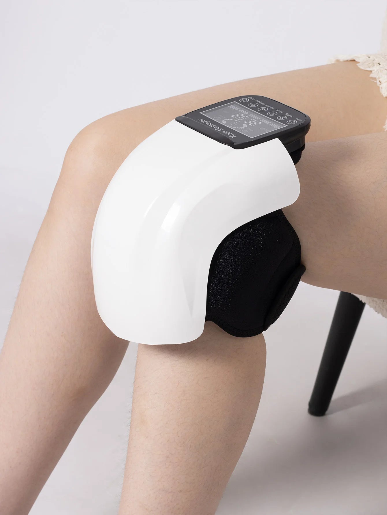 Portable knee massager vibration hot compress charging design/caring for knee health giving gifts to elders and friends