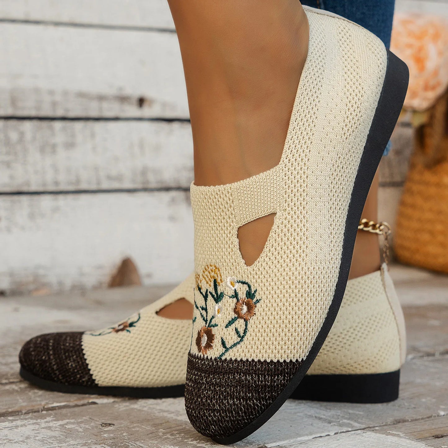 Ladies Mesh Knitted Shoes Fashion/Breathable Flower Embroidery Flat Bottom Casual