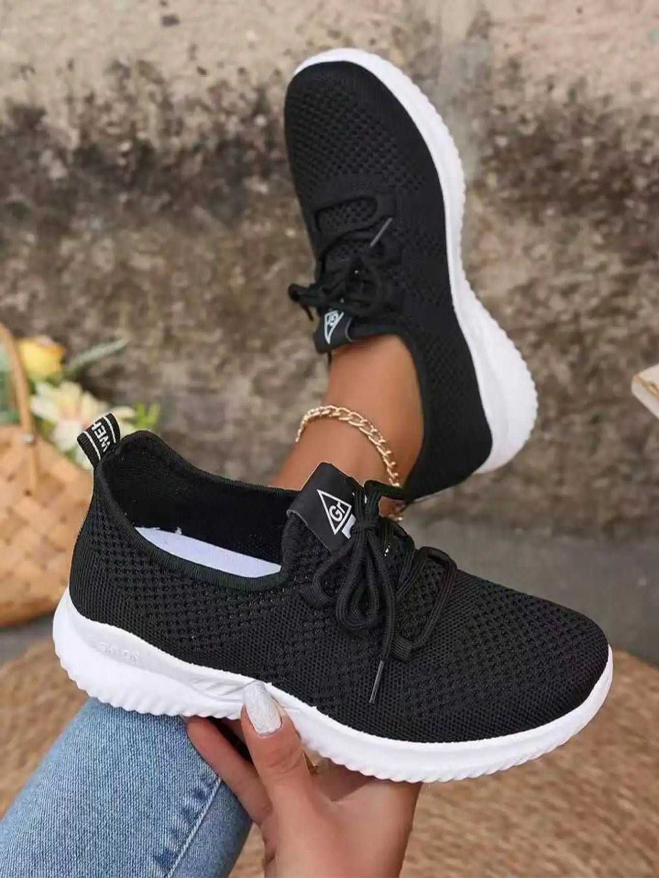 Women's Lightweight Walking Sneakers Breathable Mesh/Upper Non-Slip Outsole Comfortable Slip-On Casual Shoes