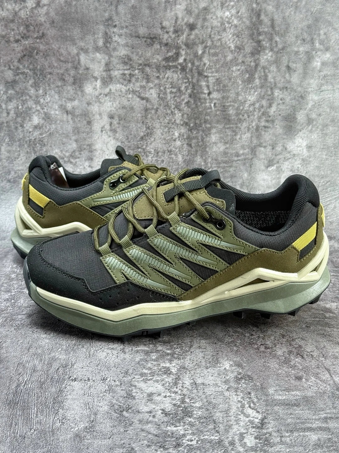 Office‑casual Matching Skate Board Shoes Men Casual Low‑top Sneakers/Simple Elegant Appearance Non‑slip Wear‑proof Rubber Shoe