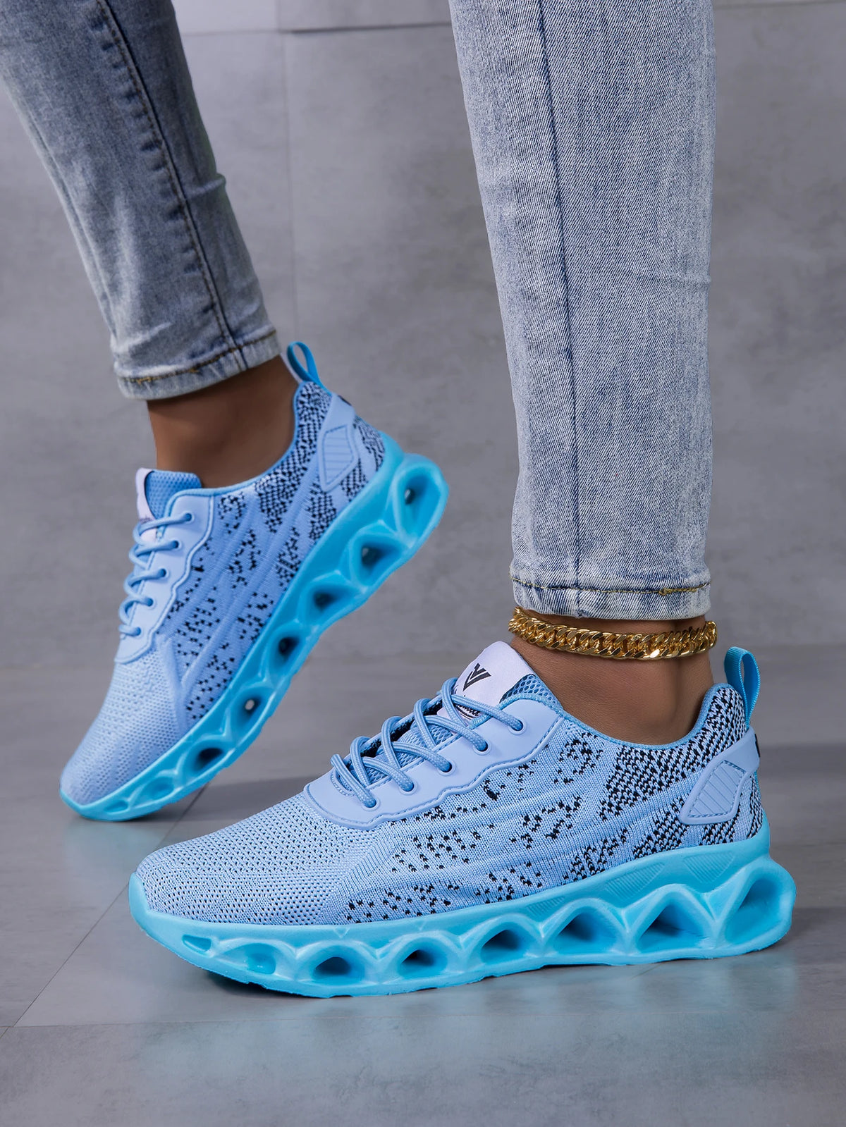 Women Breathable Flying Woven Blade Sneakers Hollow Shock Absorbing/Cushion Athletic Shoes, Lightweight Mesh Non Slip Sneaker