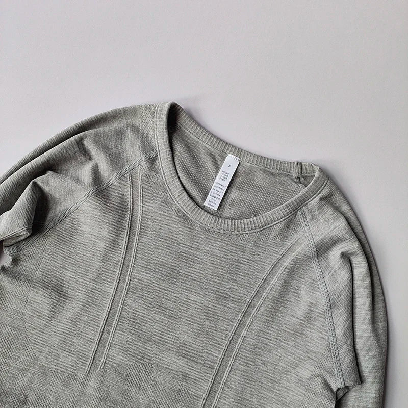 Yoga Clothes for Women, Sports Tops Round Neck Seamless Slim/Running Shirt Fitness Workout Long Sleeves Gym T shirt