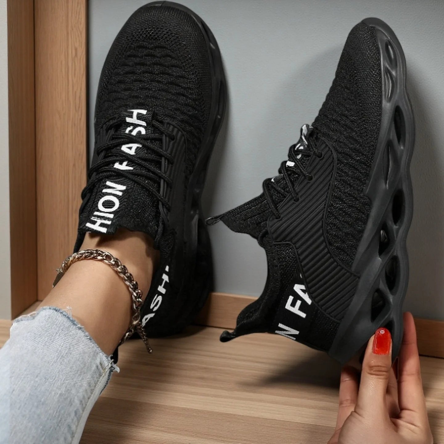 Sneakers for Women Perfect for Running Gym Travel Grip And Stability/for Indoor Workouts Shock Absorbing Heel Flexible Sole