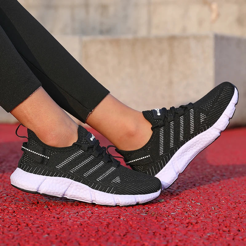 Summer New Women’s Running Shoes Fashion Anti Slip Hiking/Mesh Breathable Lace Up Shoes Lightweight Comfortable Couple Sneakers