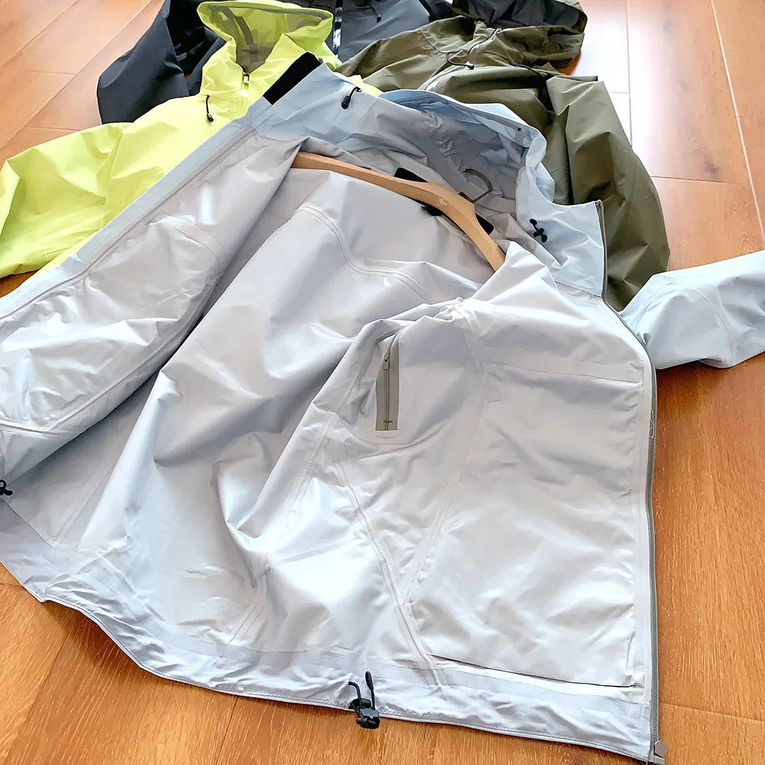 2026 New Storm Jacket Lovers Outdoor Sports Camping Mountain Skiing/Trend Fashion British Wind Leisure Waterproof Storm Jacket
