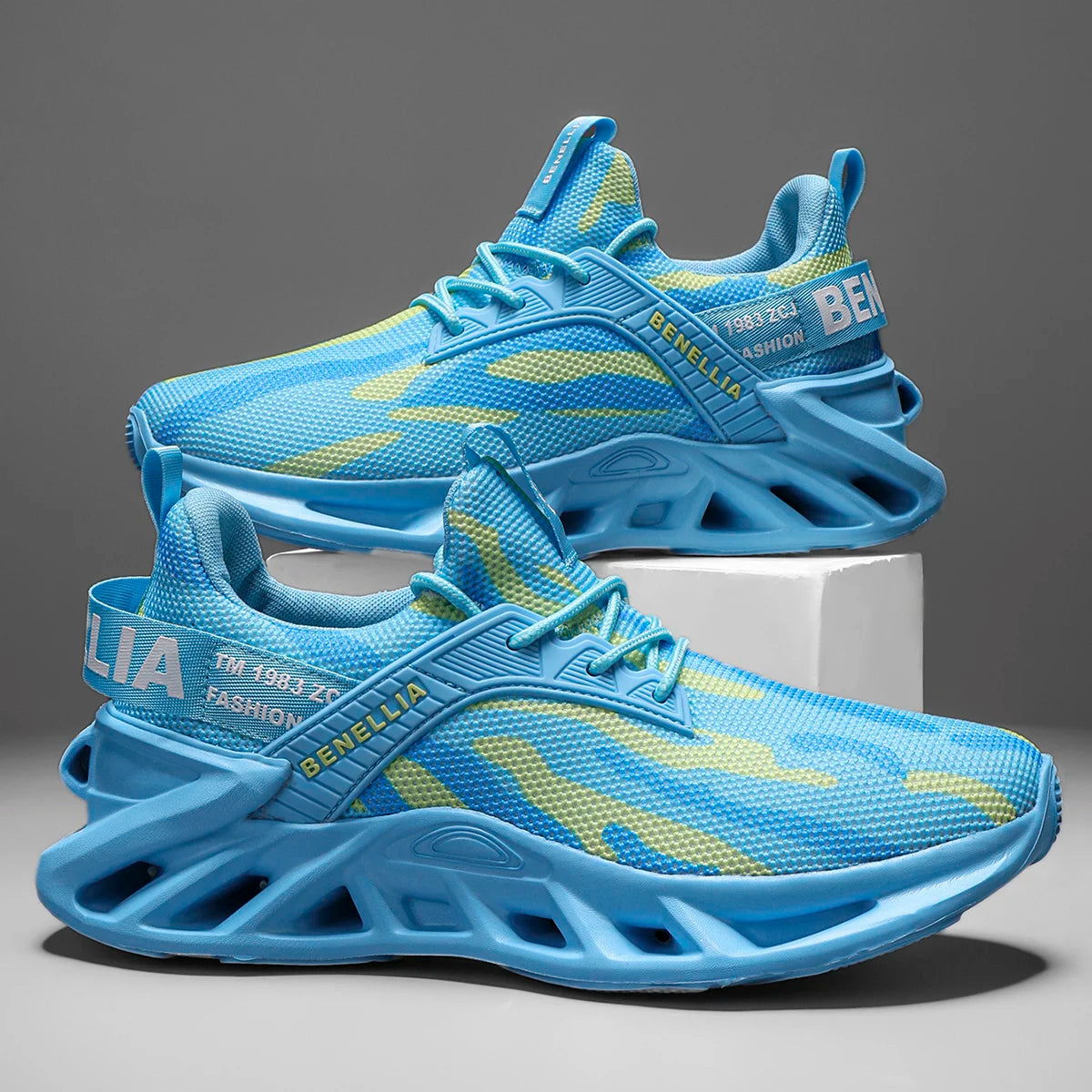 Running shoes for men and women lightweight mesh breathable and comfortable/flat and soft Running shoes