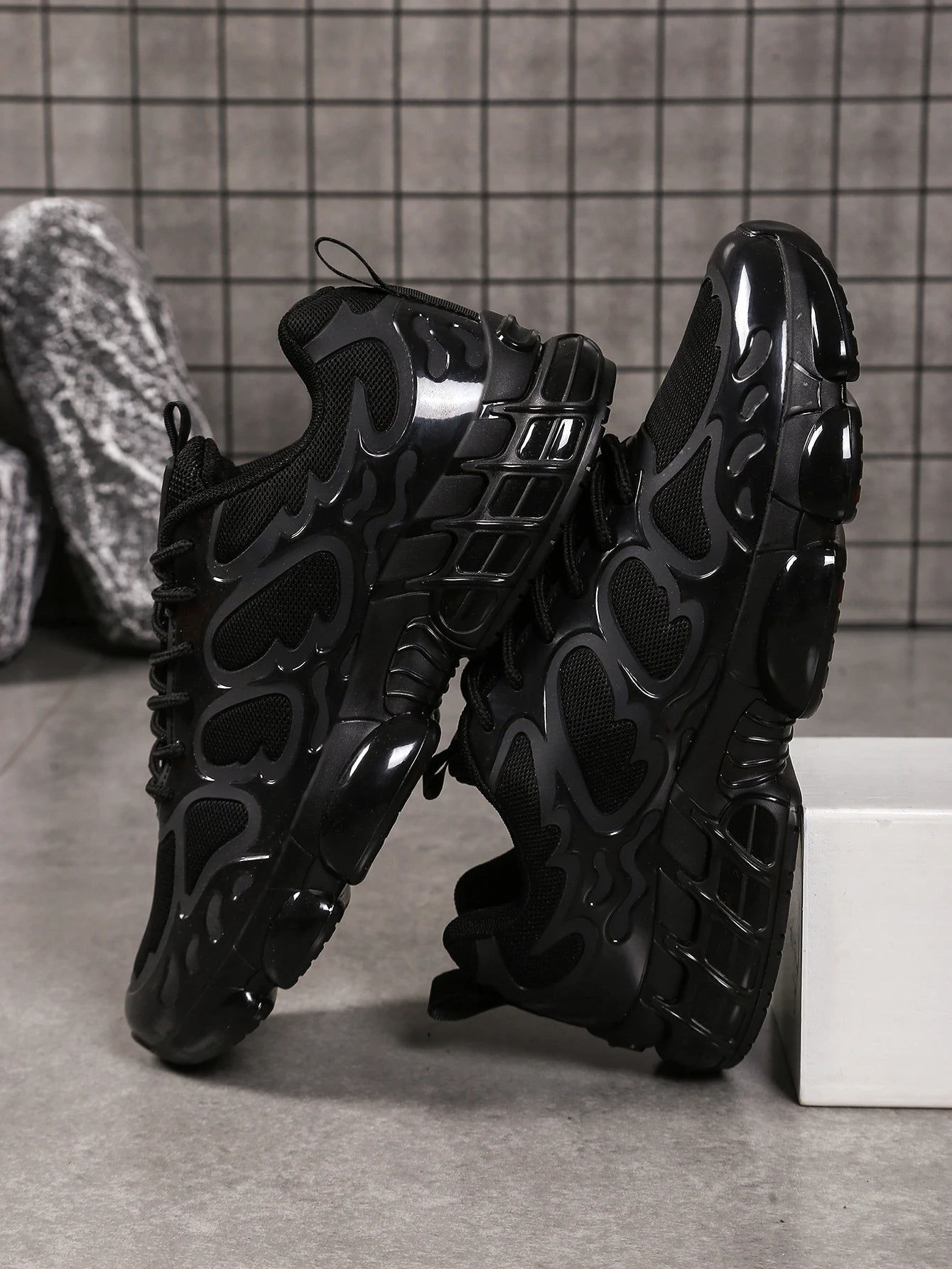 Outdoor fashion casual shoes with durable and shock-absorbing properties/comfortable inners and anti-slip rubber soles suitable