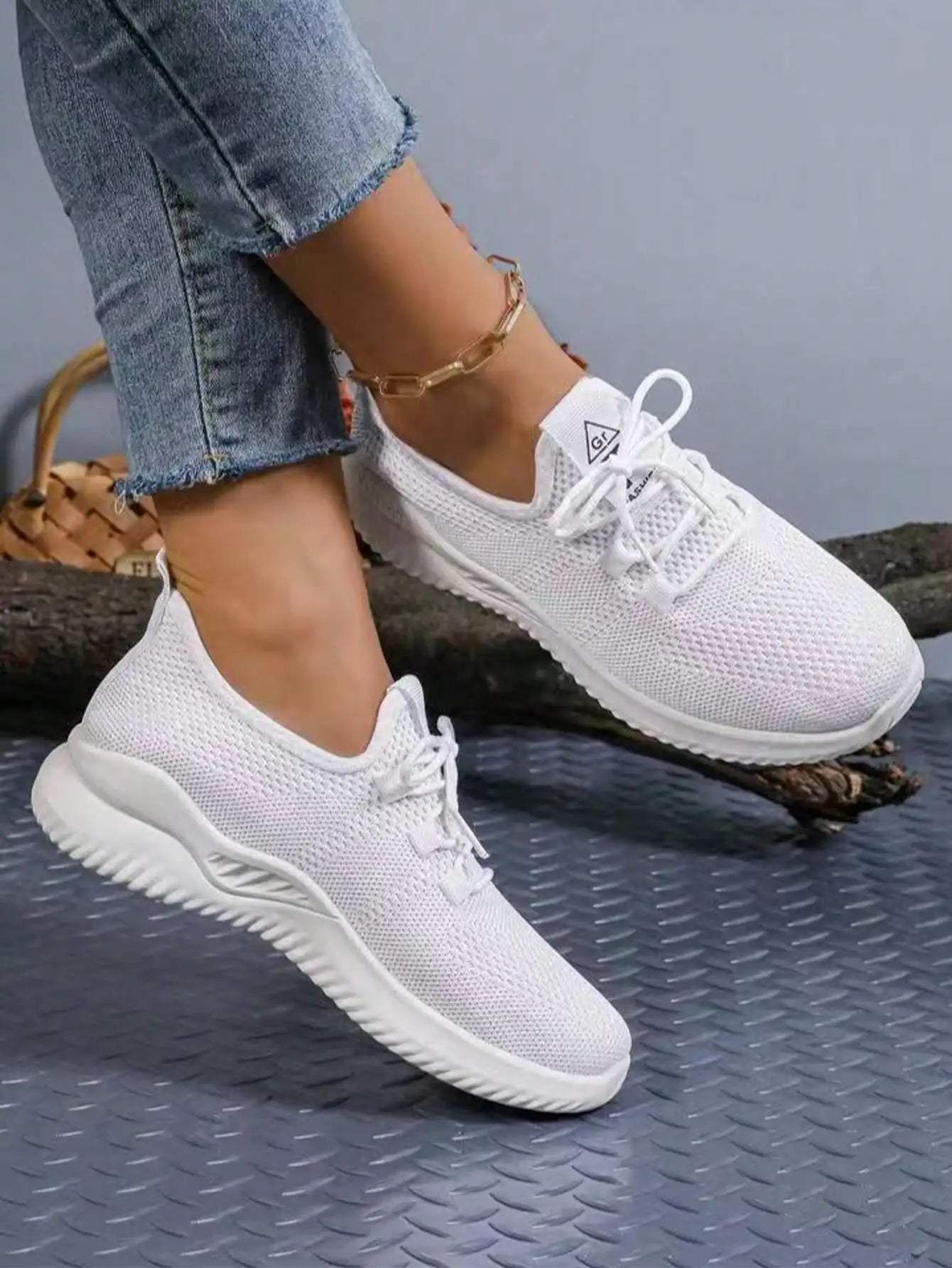 Women's Lightweight Walking Sneakers Breathable Mesh/Upper Non-Slip Outsole Comfortable Slip-On Casual Shoes