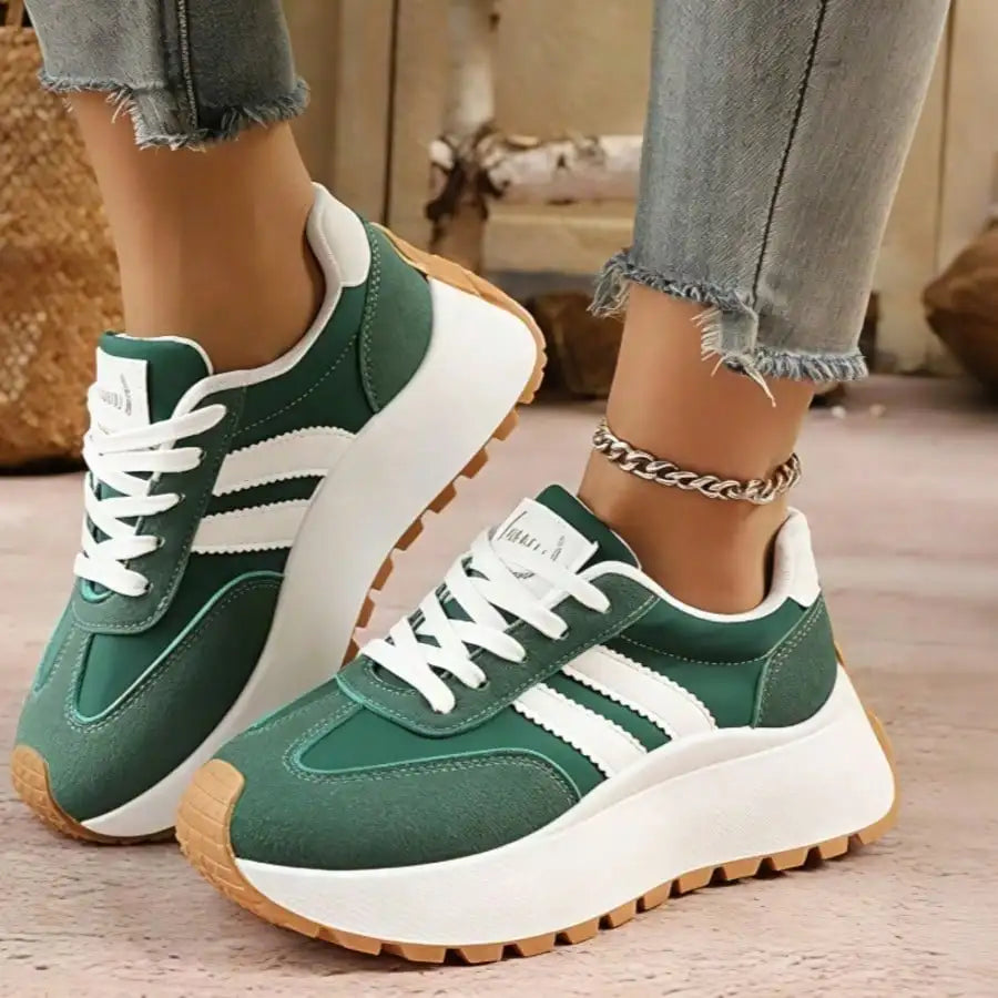 Women 3 Stripes Retro Platform Sneakers Lightweight Walking Shoes Suede Patchwork Low Top Lace Up Athletic Trainers