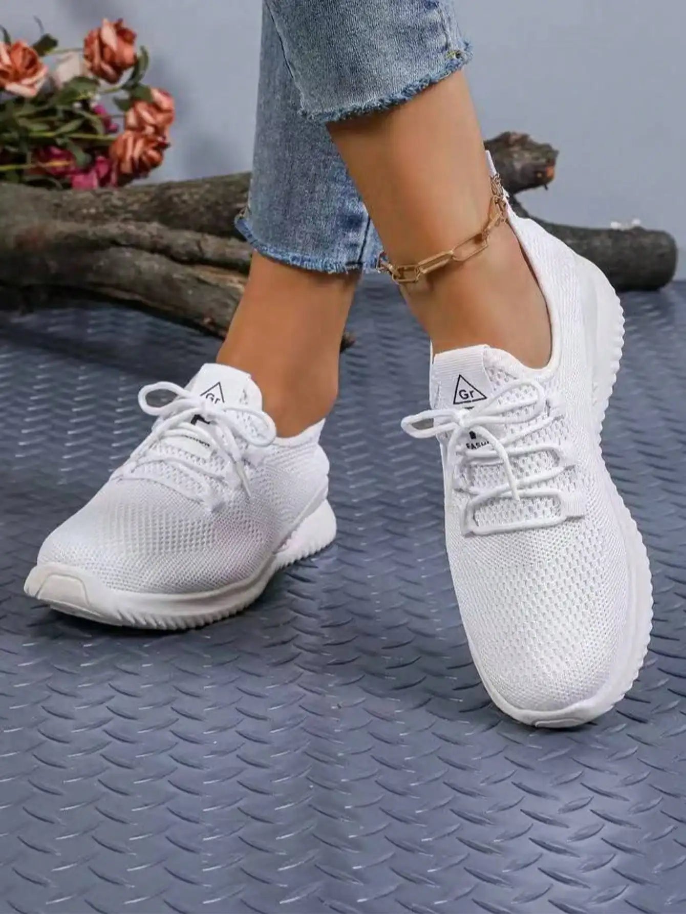 Women's Lightweight Walking Sneakers Breathable Mesh/Upper Non-Slip Outsole Comfortable Slip-On Casual Shoes
