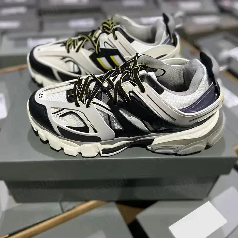 Designer Tracks 3 3.0 Men Casual Shoes Paris Triples White/Black Pink Grey Beige Sneakers Brand 18s