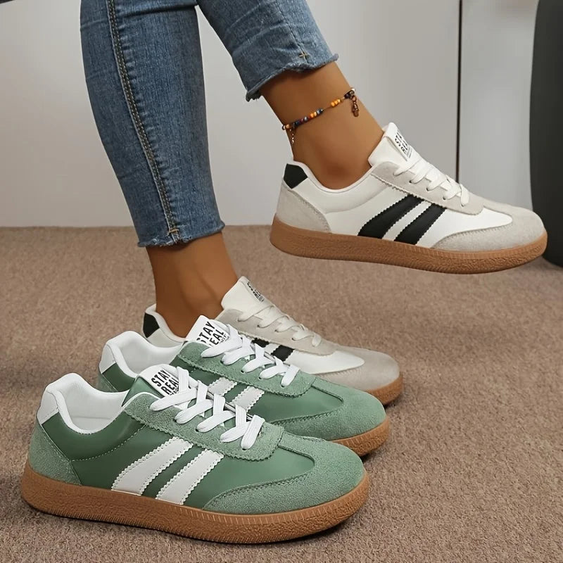 Women's Retro Lace Up Sneakers Patchwork Fabric Upper 3 Stripe Decor/Gum Rubber Sole Lightweight Casual Walking Shoes Fashion Low Top