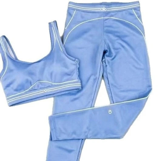 Slim Fit Workout Outfit/with Stretch Fabric and Modern Graphic Design