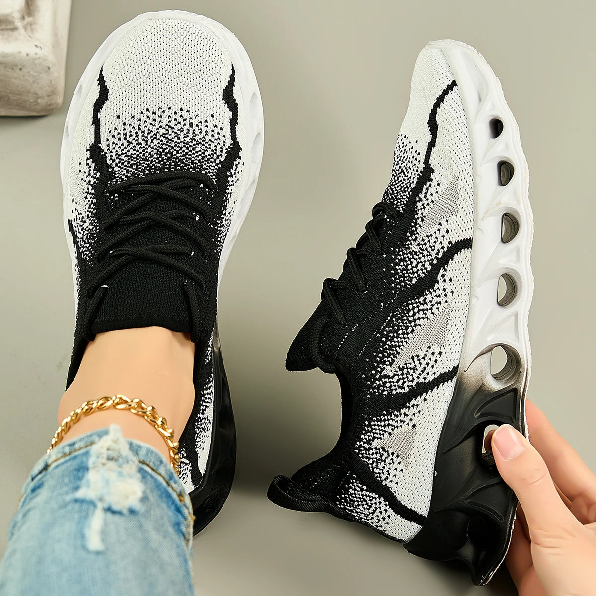 Women's running shoes lightweight mesh breathable and comfortable/flat soft tennis sports shoes for women