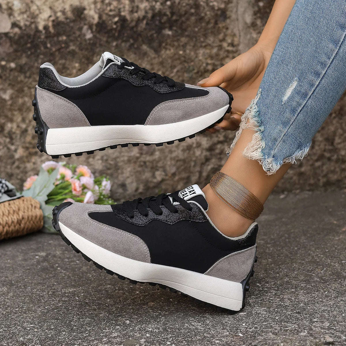 Women's Classic Black Gray Sneakers Retro/Lace-Up Casual Shoes Comfortable Non-Slip Platform Trainers
